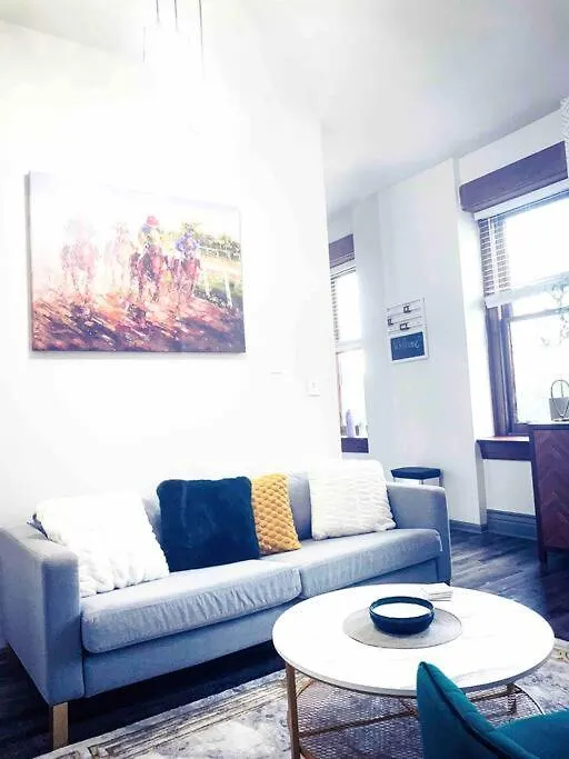 2Br Unit W/ Cinema Room In Nulu Louisville United States
